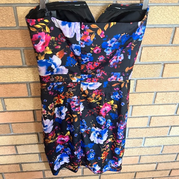 NWT Yumi Kim Women’s Black Floral Strapless Mini Wrap Dress Size Small - Picture 2 of 6
